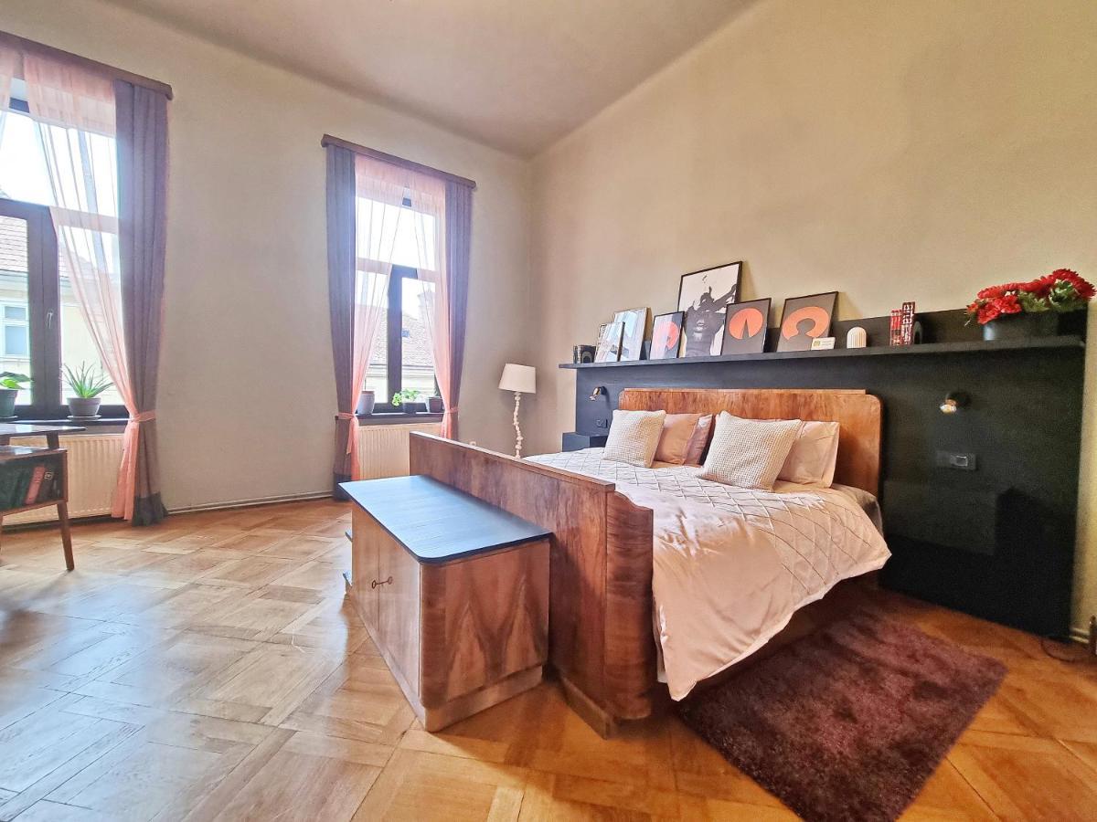 Brasov Old Town Center Apartments Екстер'єр фото