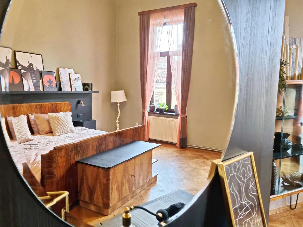 Brasov Old Town Center Apartments Екстер'єр фото